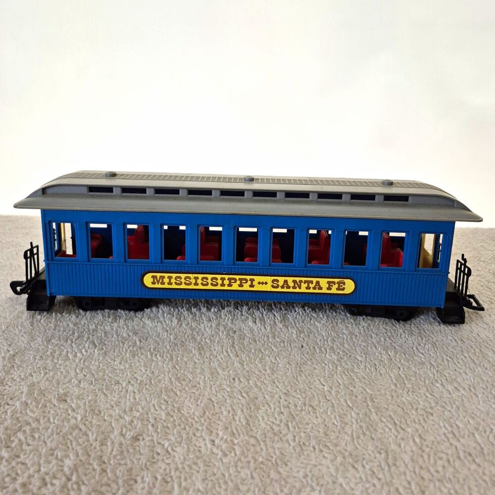 Lionel O Gauge Santa Fe Passenger Coach Car Blue/Gray MPN 9120